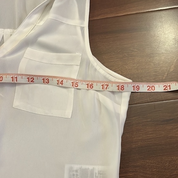GUESS Sleeveless White Sheer Blouse size Small - Picture 6 of 7